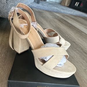 Lulus heels brand new size 8.5